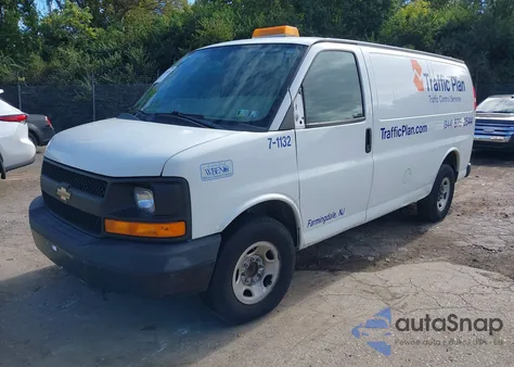 2016 Chevrolet Express 2500 Work Van z USA, uszkodzony, nr VIN 1GCWGAFF3G1235603